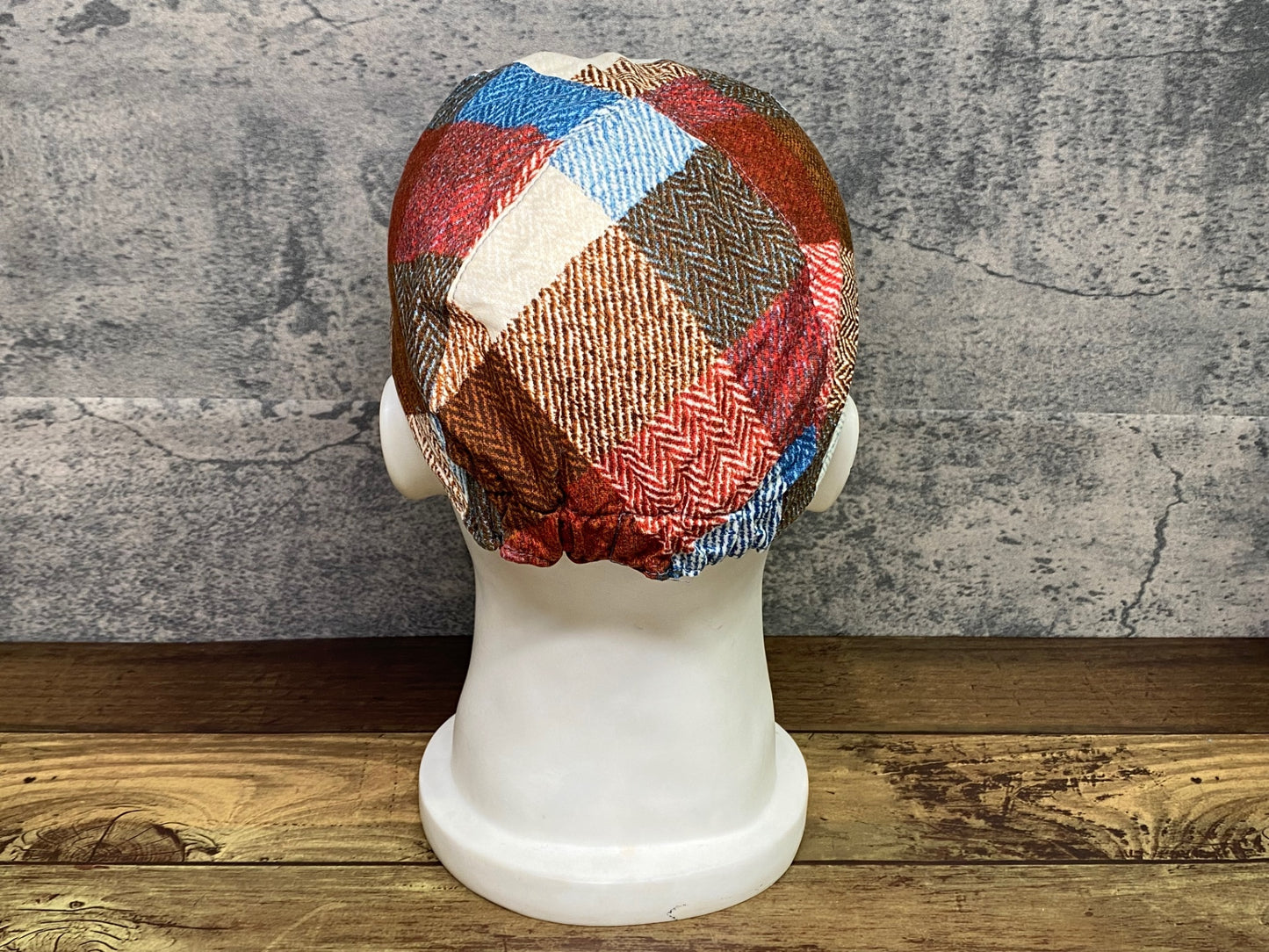 IN885 サイクロン cyclone サイクルキャップ ベージュ 赤 茶 総柄