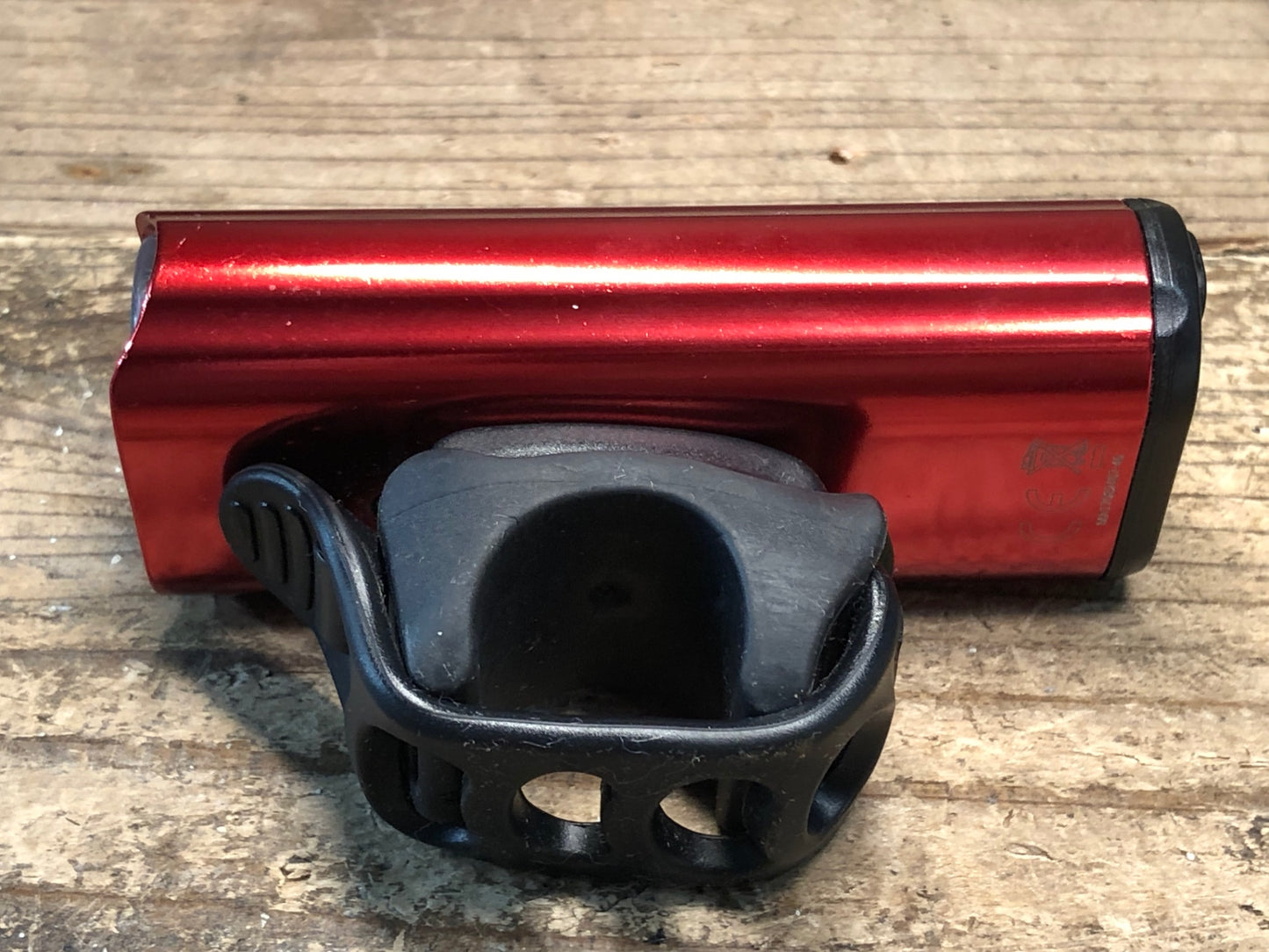 JA408 レザイン LEZYNE 700XL フロントライト 赤 点灯確認済み