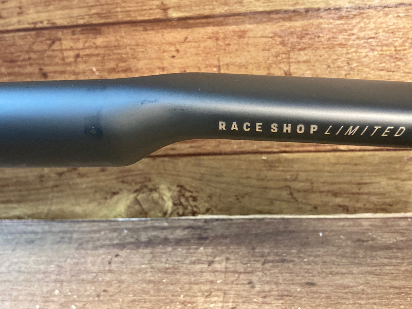 ID152 ボントレガー BONTRAGER RSL ROAD AERO HANDLEBAR カーボンドロップハンドル Φ31.8 エンドC-C420mm