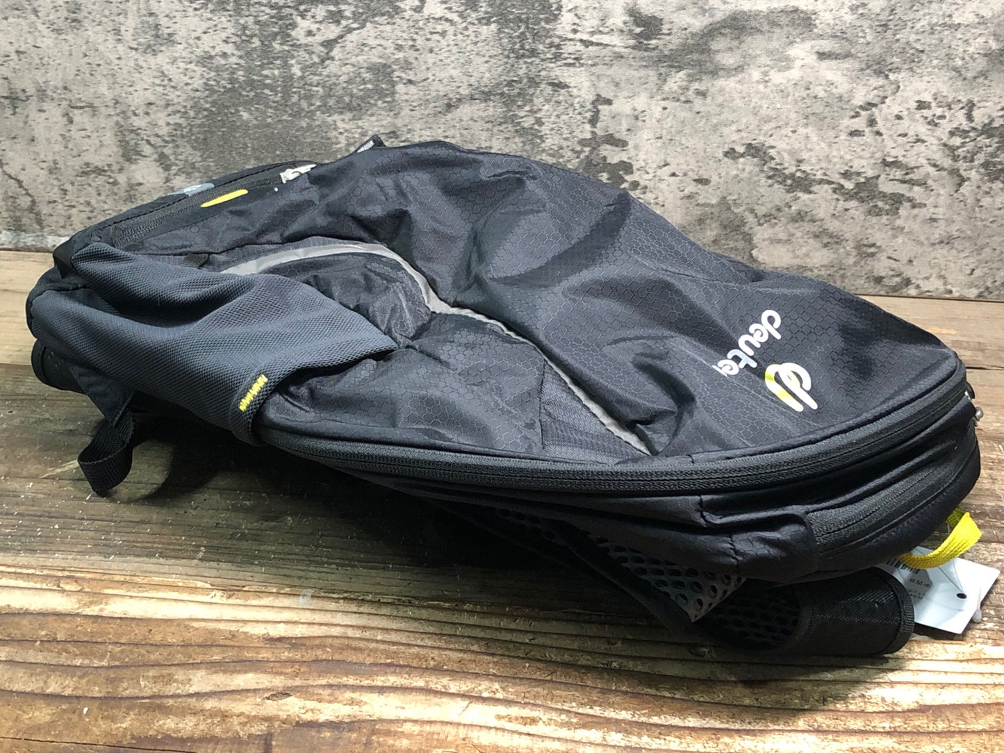 IV547 ドイター deuter RACE X 12 リュックサック バックパック 黒