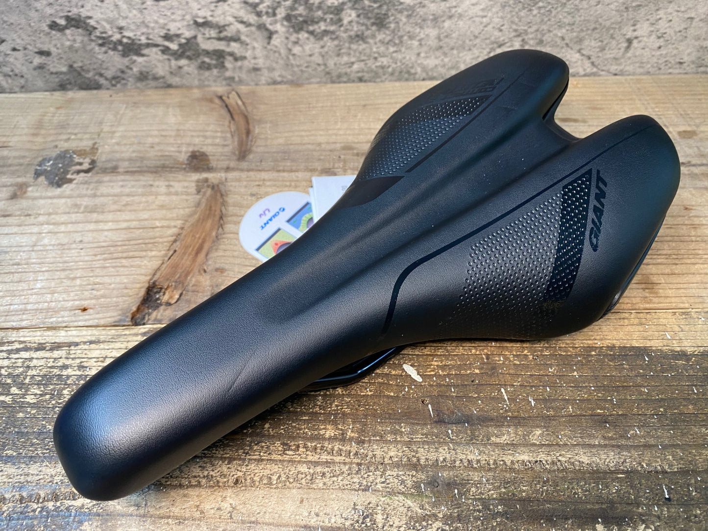 IW003 ジャイアント GIANT CONTACT COMFORT NEUTRAL サドル 黒 クロモリ