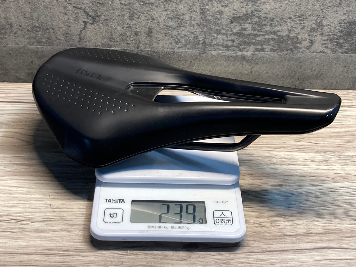 JA930 フィジーク fizik ARGO TEMPO R3 サドル KIUMレール 150mm