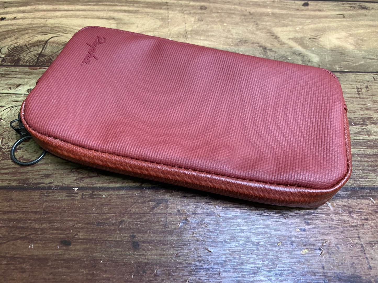 JB954 ラファ Rapha ESSENTIALS CASE 赤