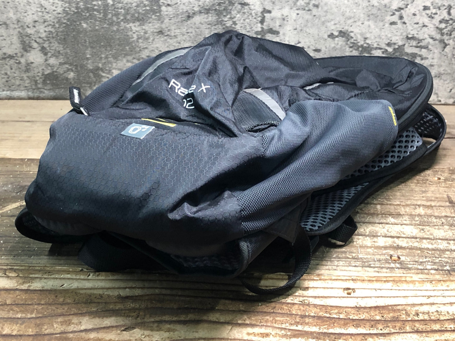 IV547 ドイター deuter RACE X 12 リュックサック バックパック 黒