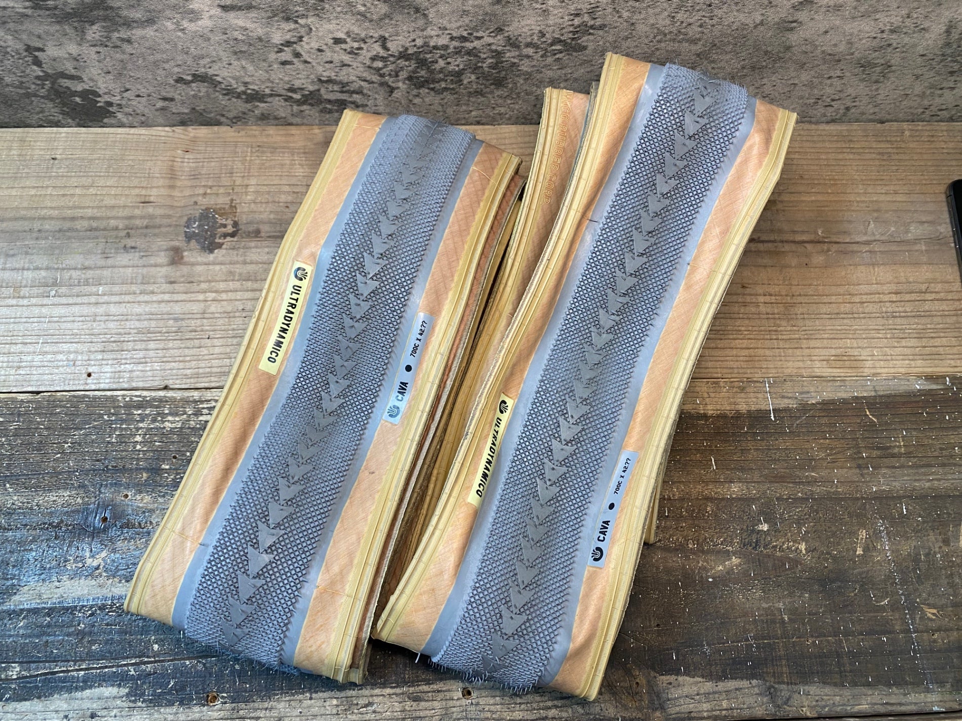 タイヤ – BICI AMORE EQ STORE