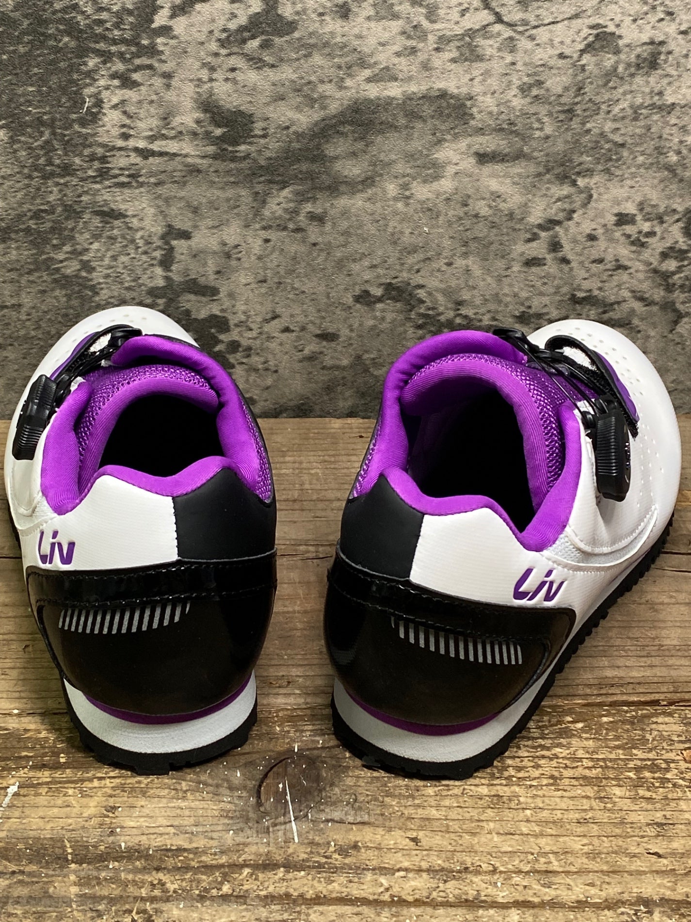 IV983 ジャイアント GIANT Liv FAMA boa フラットシューズ 白黒紫 EU36