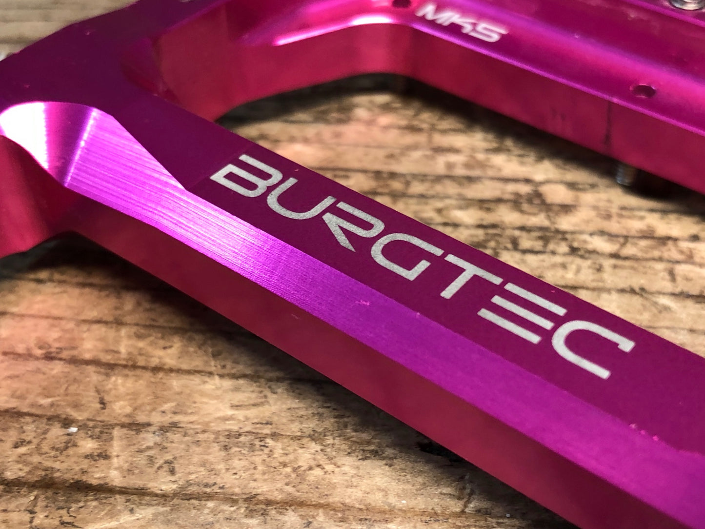 IZ984 バーグテック BURGTEC PENTHOUSE FLAT MK5 PEDALS ピンク フラットペダル