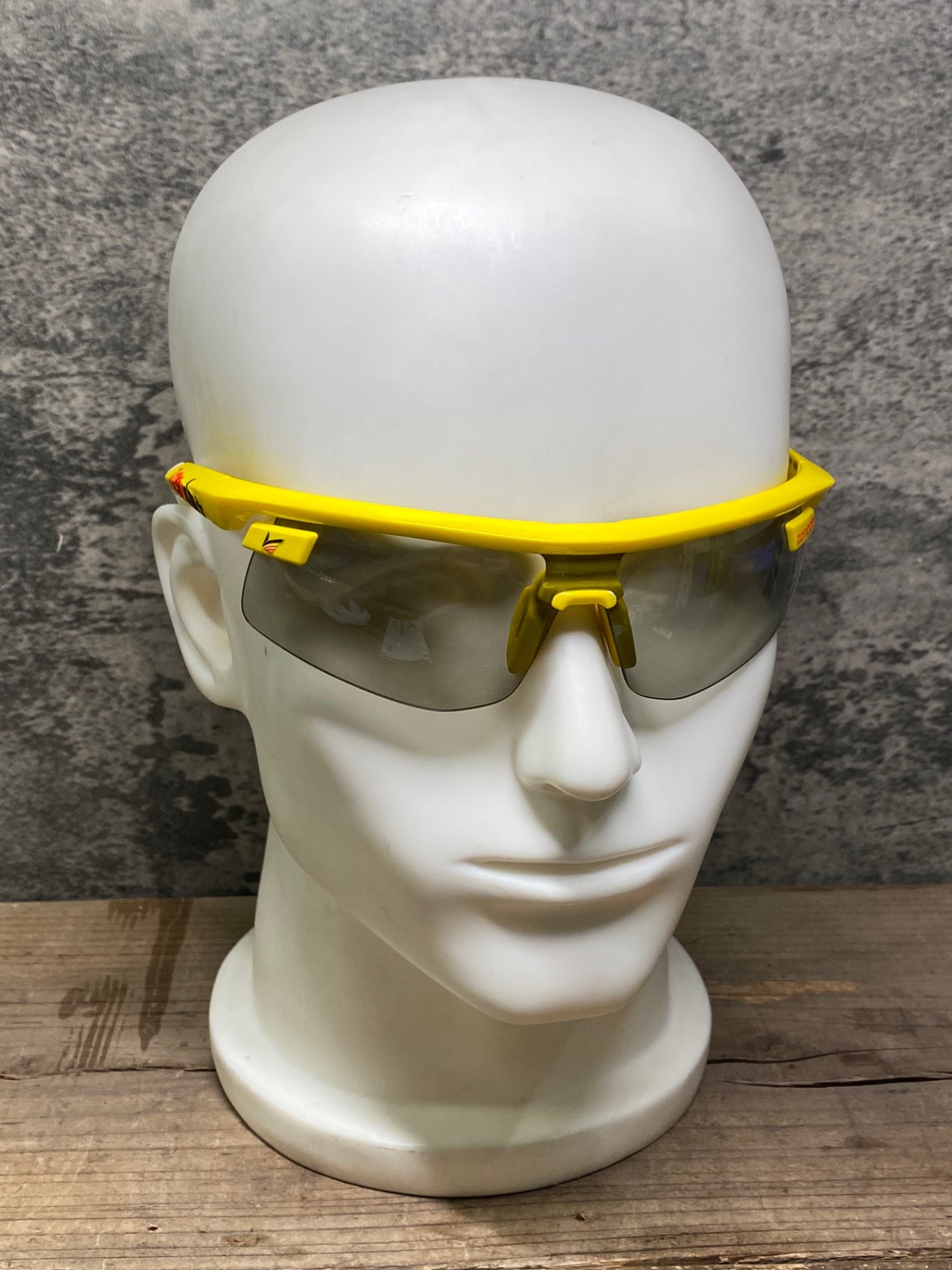 IQ322 ゼロアールエイチプラス zerorh+ コンタドール CONTADOR サングラス アイウェア 黄色 白