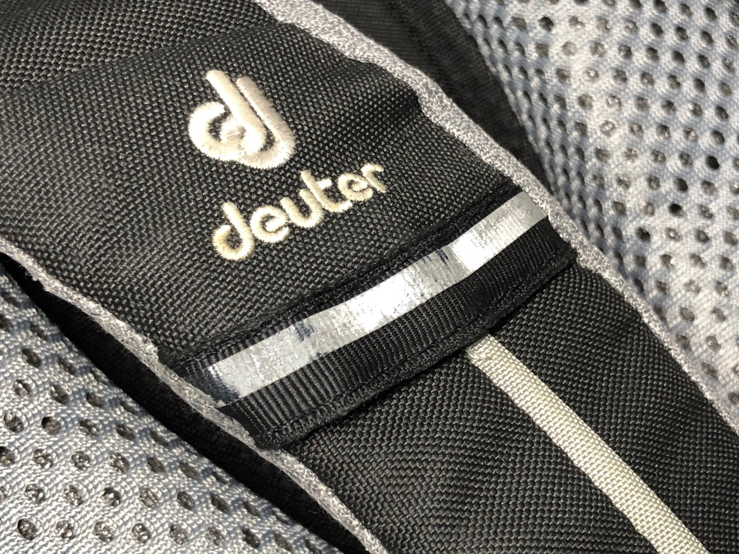 JC354 ドイター deuter バックパック リュック 黒 グレー