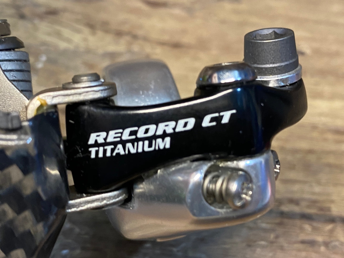 HU061 カンパニョーロ Campagnolo レコード RECORD CT TITANIUM フロントディレーラー 2x10S用 バンド Φ32mm 新品未使用品