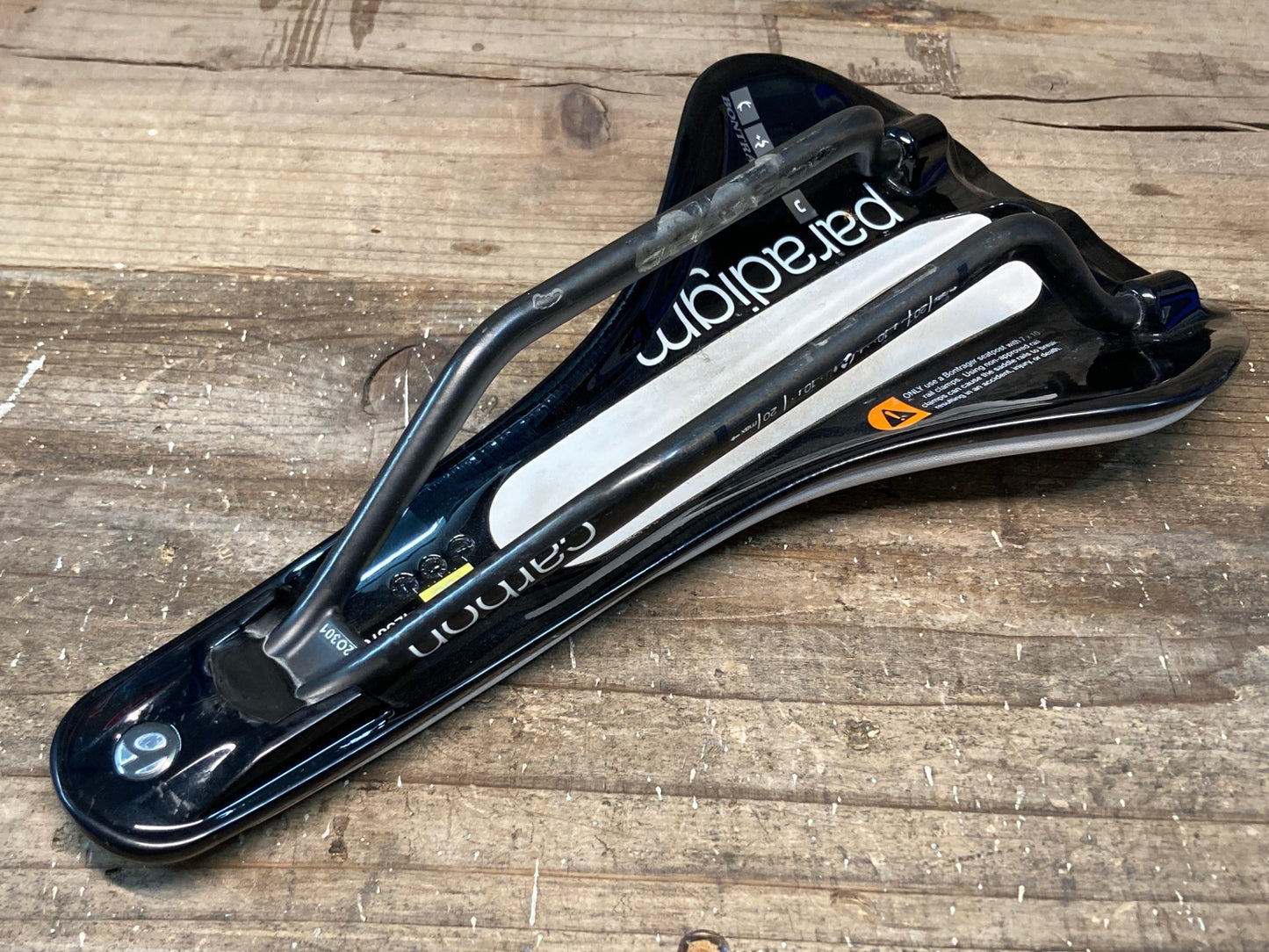 IO285 ボントレガー BONTRAGER パラダイム Paradigm XXX サドル カーボンレール 138㎜ ホワイト