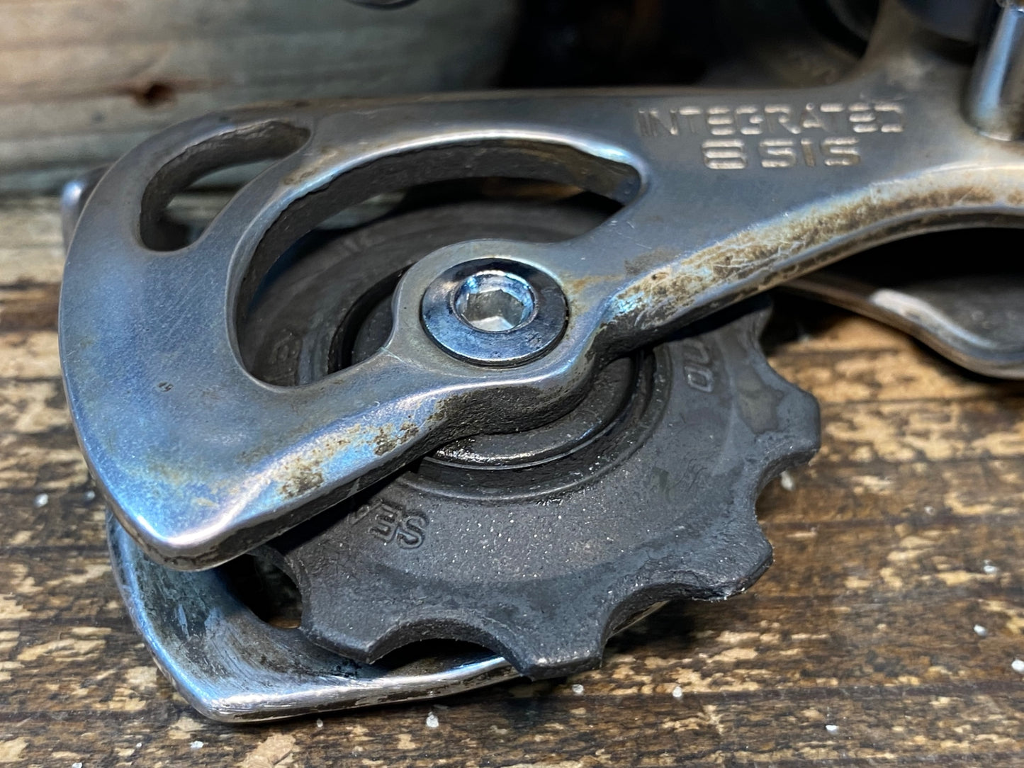 GQ085 シマノ SHIMANO 600 RD-6401 リアディレイラー 8S