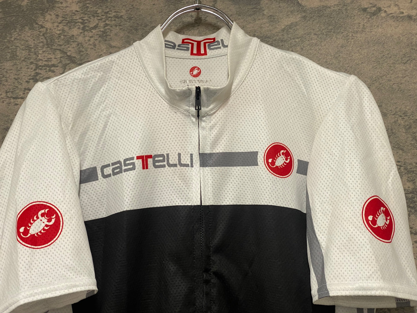 IZ857 カステリ CASTELLI 半袖 サイクルジャージ 黒 白 M ※前面ほつれ有り