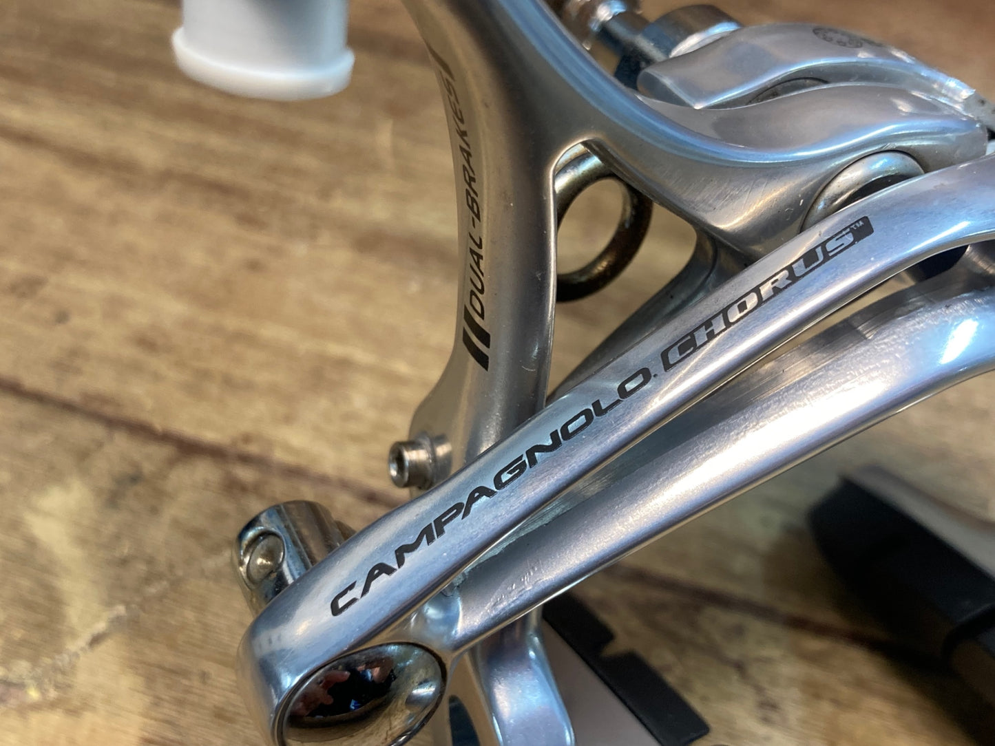 IJ105 カンパニョーロ Campagnolo コーラス CHORUS ブレーキキャリパー スケルトンブレーキ シルバー 前後セット