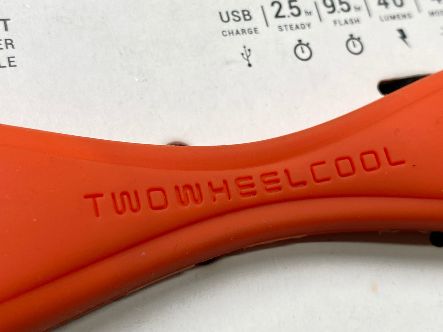 IV756 TWO WHEEL COOL Pilot Helmet Light ライト 赤 未使用