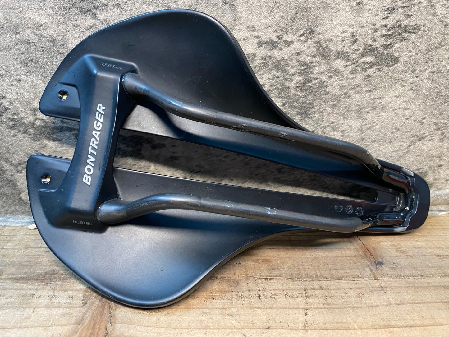 IT999 ボントレガー BONTRAGER アイオロス AEOLUS PRO サドル 黒 155mm カーボンレール レールクランプ痕あり