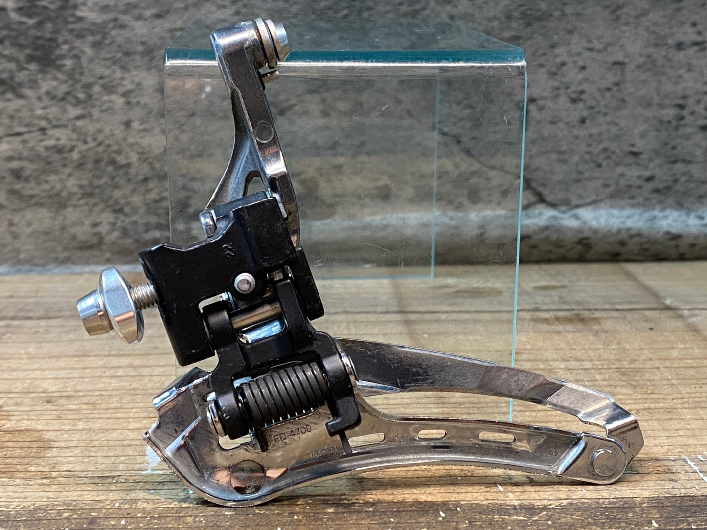 IV023 シマノ SHIMANO ティアグラ Tiagra FD-4700 フロントディレイラー 2S