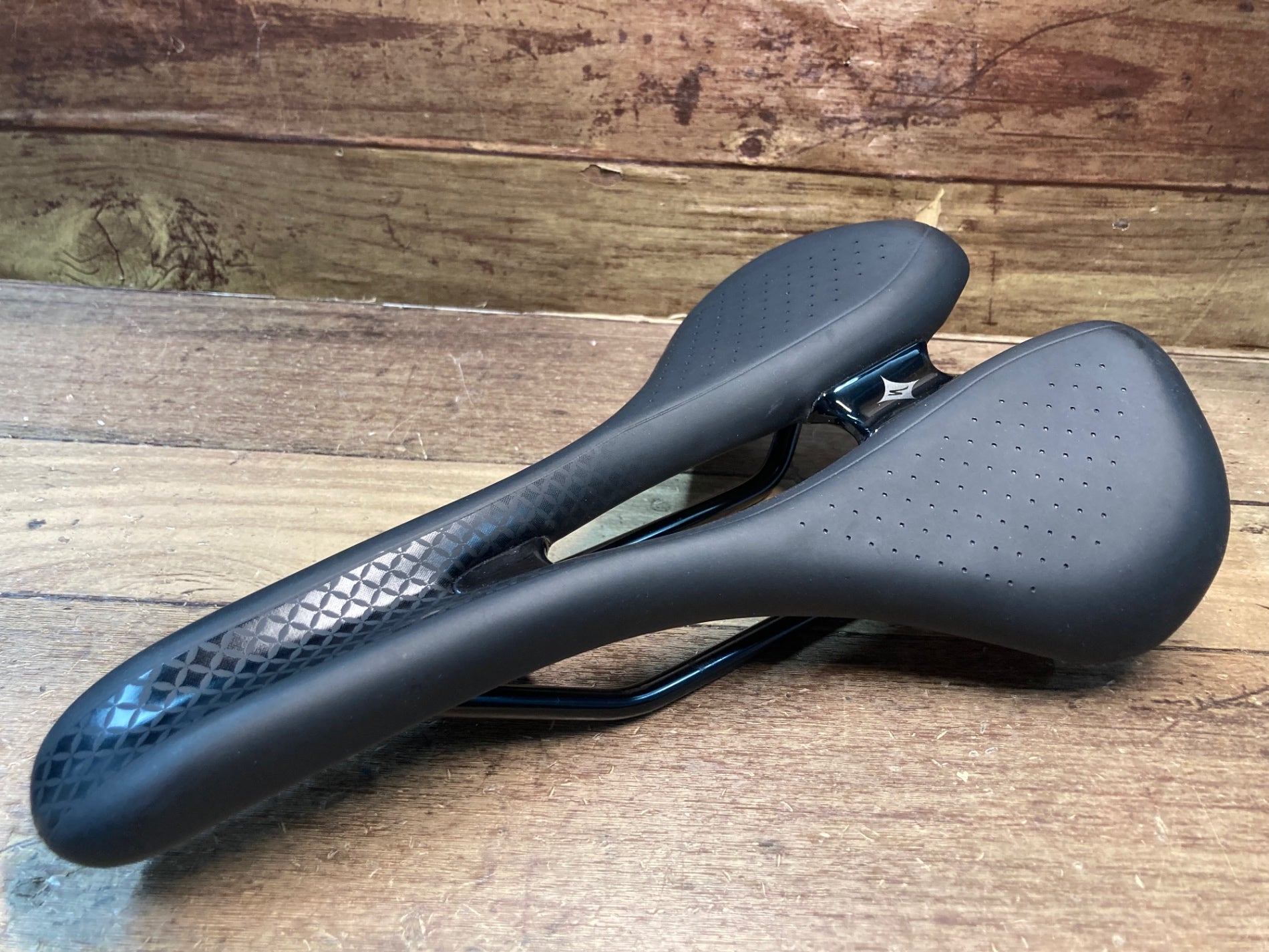 IN790 スペシャライズド SPECIALIZED OURA EXPERT GEL SADDLE