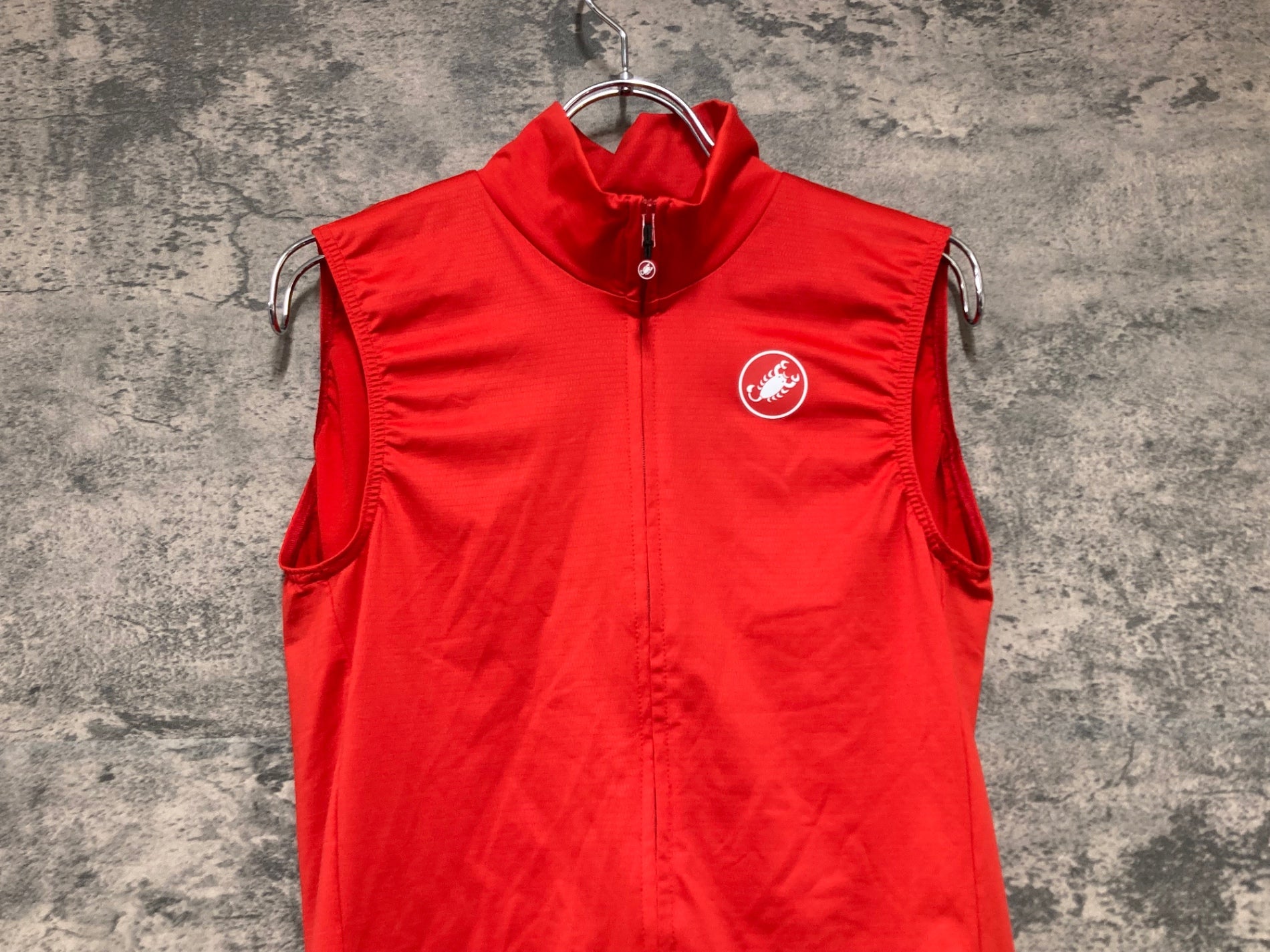 IT510 カステリ CASTELLI ロッソコルサ ジレベスト Lサイズ