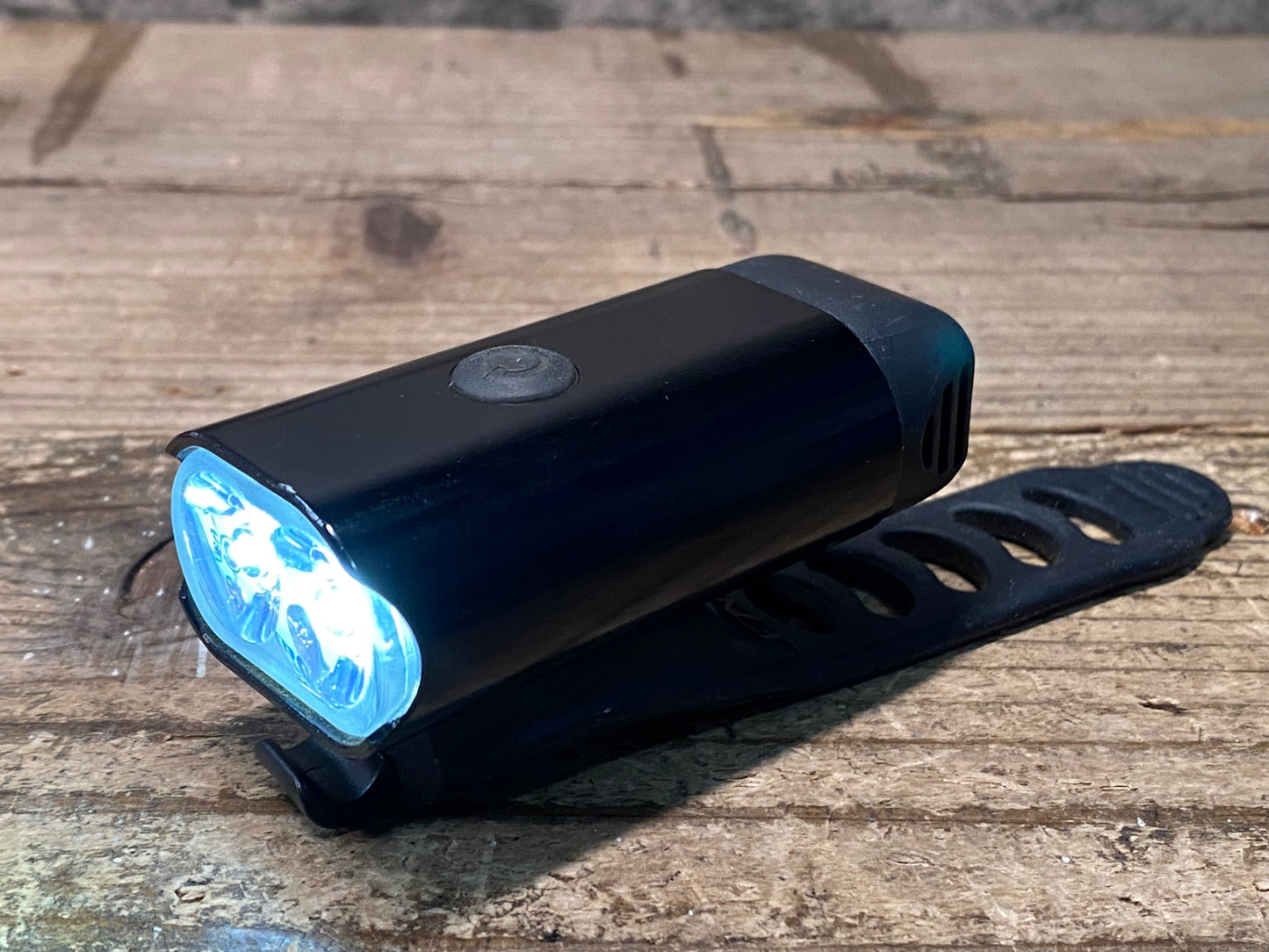 JB330 レザイン LEZYNE 400XL フロントライト 黒 点灯確認済み