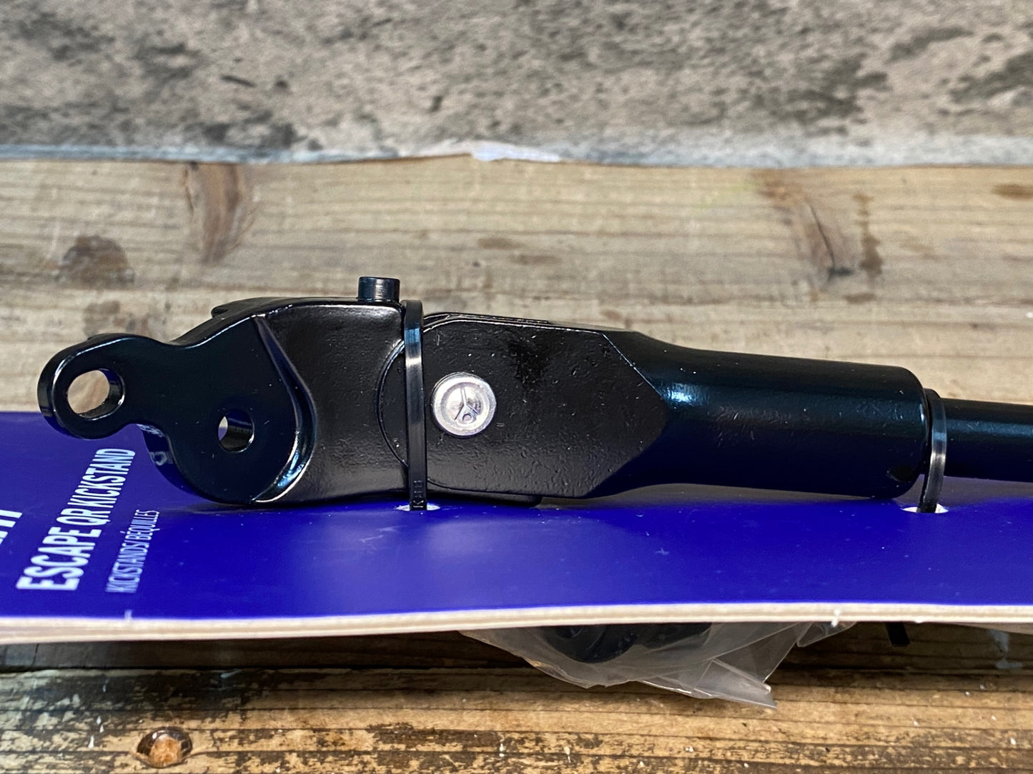 IV990 ジャイアント GIANT ESCAPE QR KICKSTAND