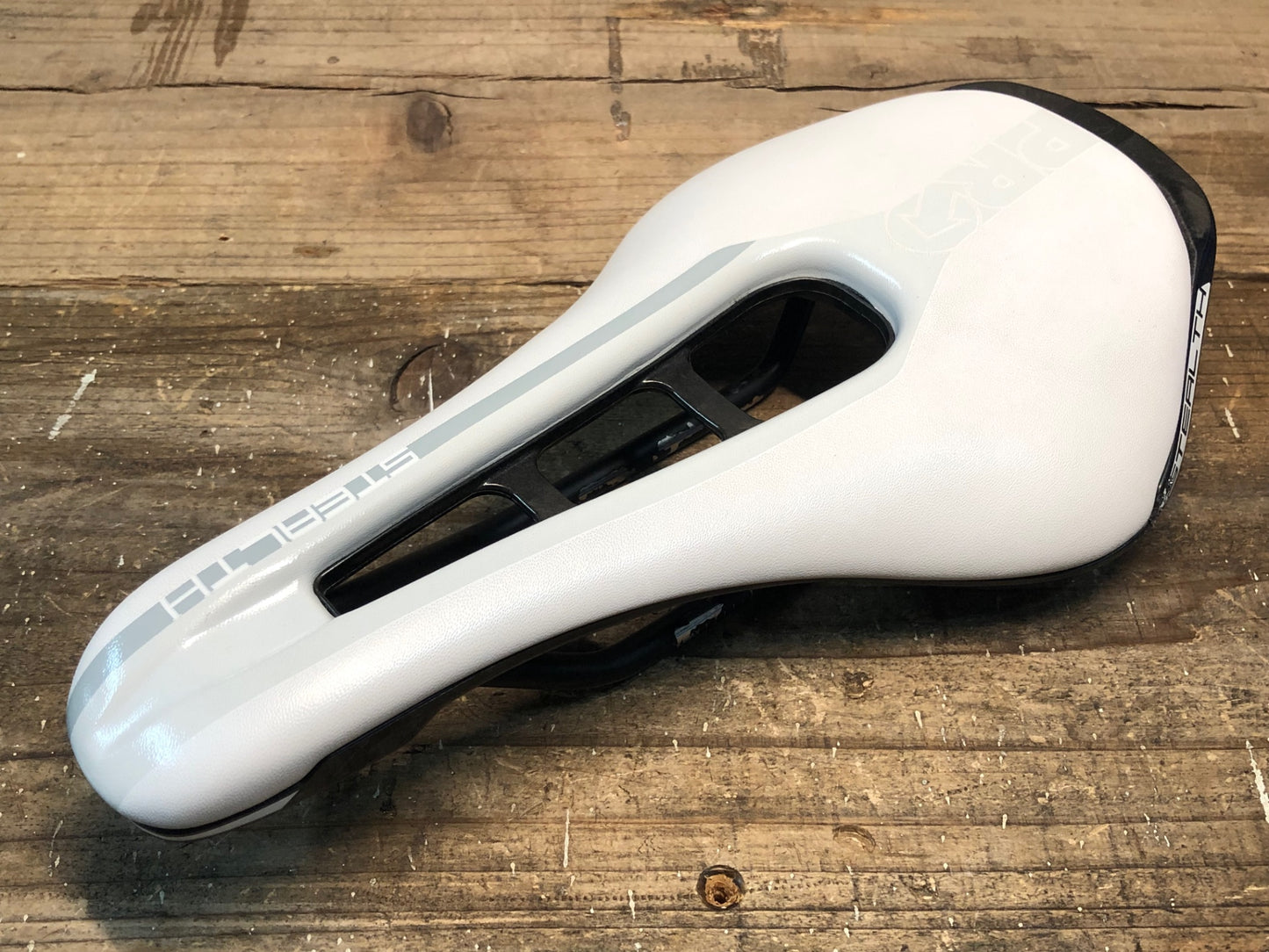 IQ414 シマノプロ SHIMANO PRO ステルス STEALTH サドル ステンレスレール 142mm 白