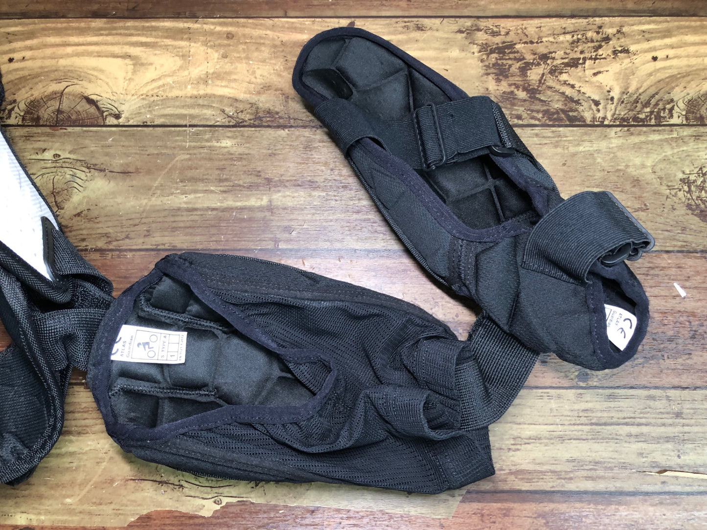 HR467 アトラス ATLAS ガーディアンボディプロテクター 白 S/Mサイズ (胸囲84-104cm)