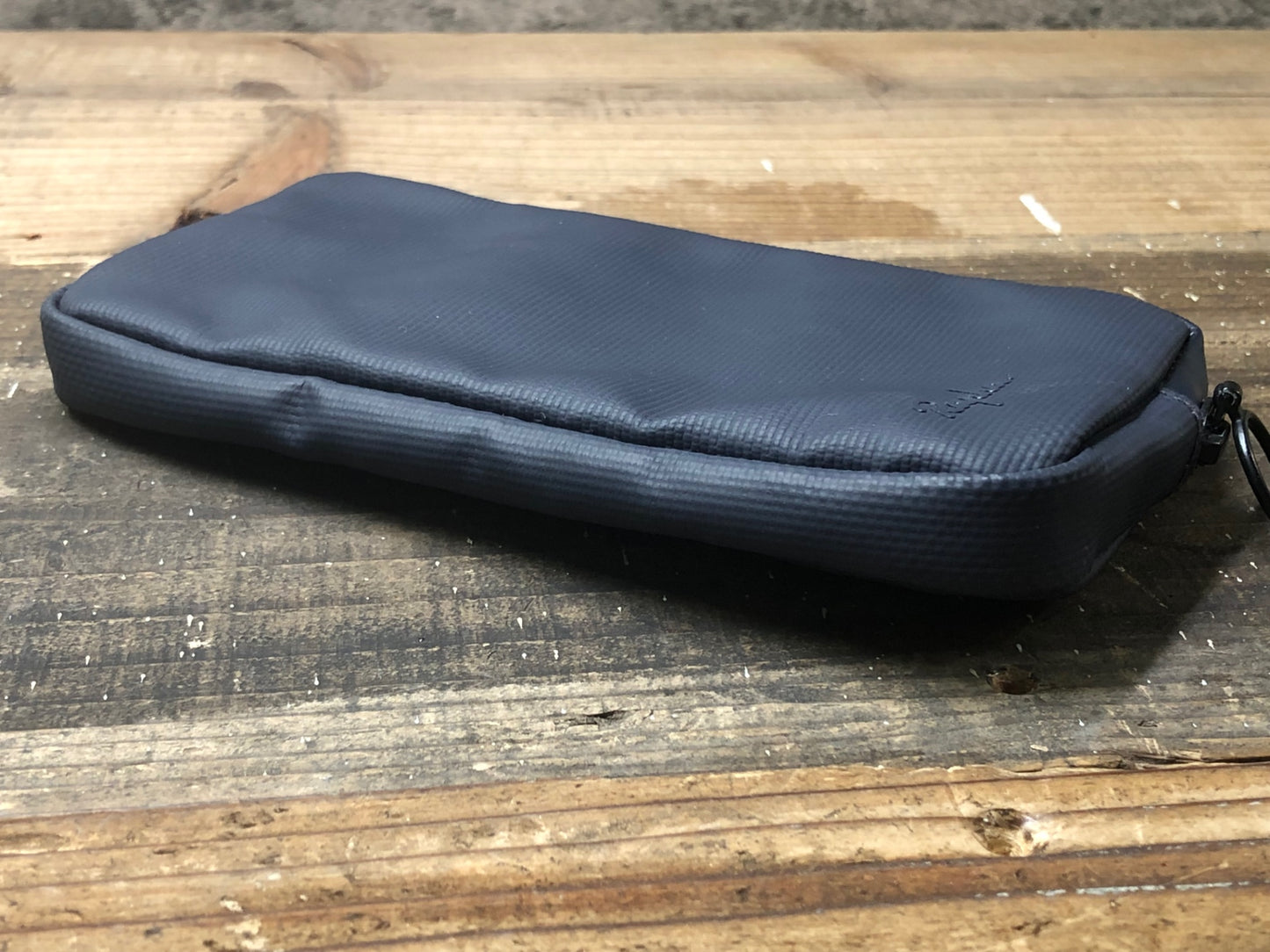 IK279 ラファ Rapha RAINPROOF ESSENTIALS CASE LARGE ケース サイクルポーチ ダークグレー