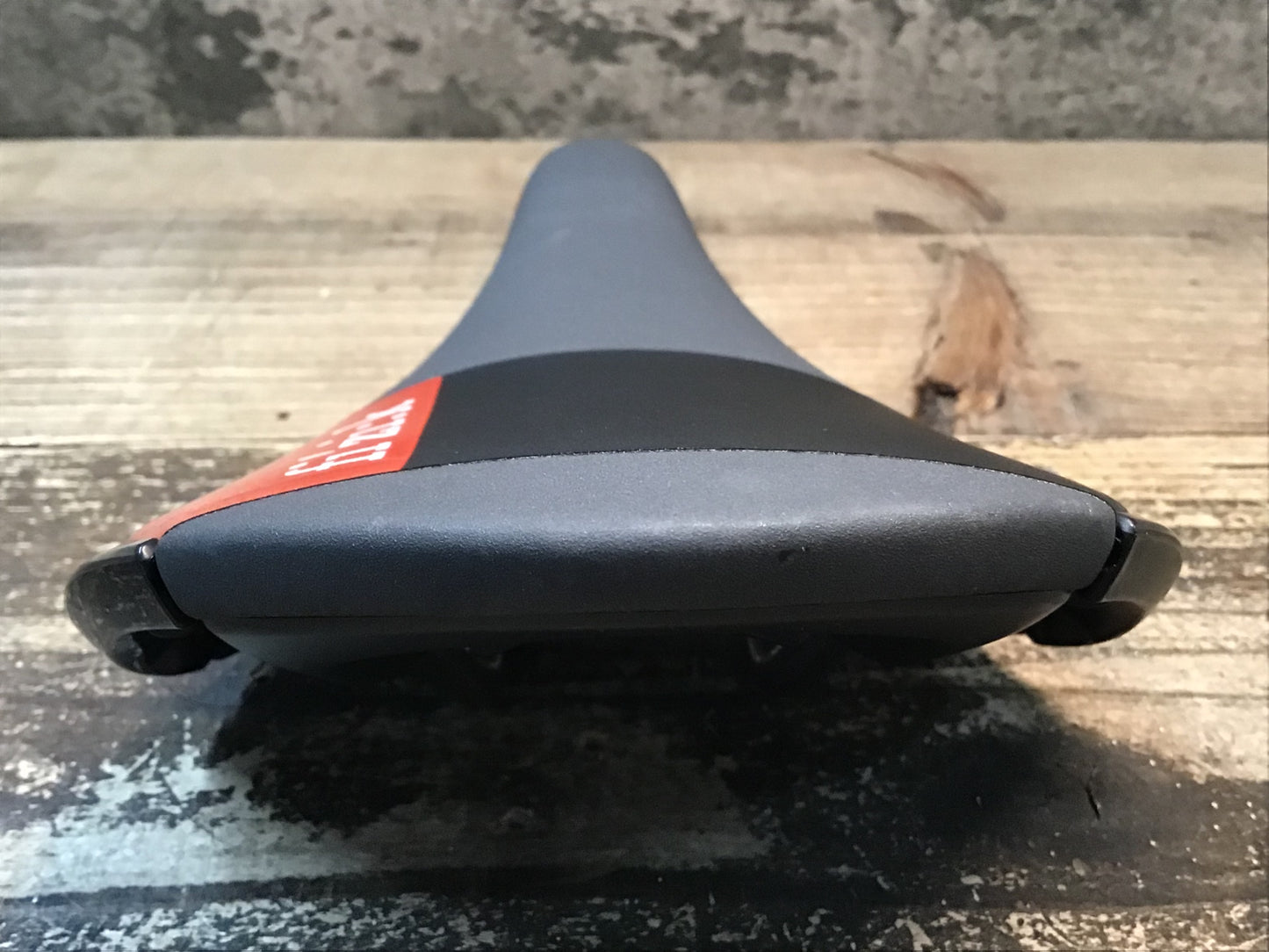 IU630 フィジーク fizik アリアンテ ALIANTE R3 サドル kiumレール