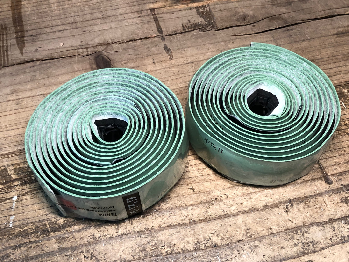 JA559 フィジーク fizik TERRA Bondcush バーテープ 緑 3mm 未使用