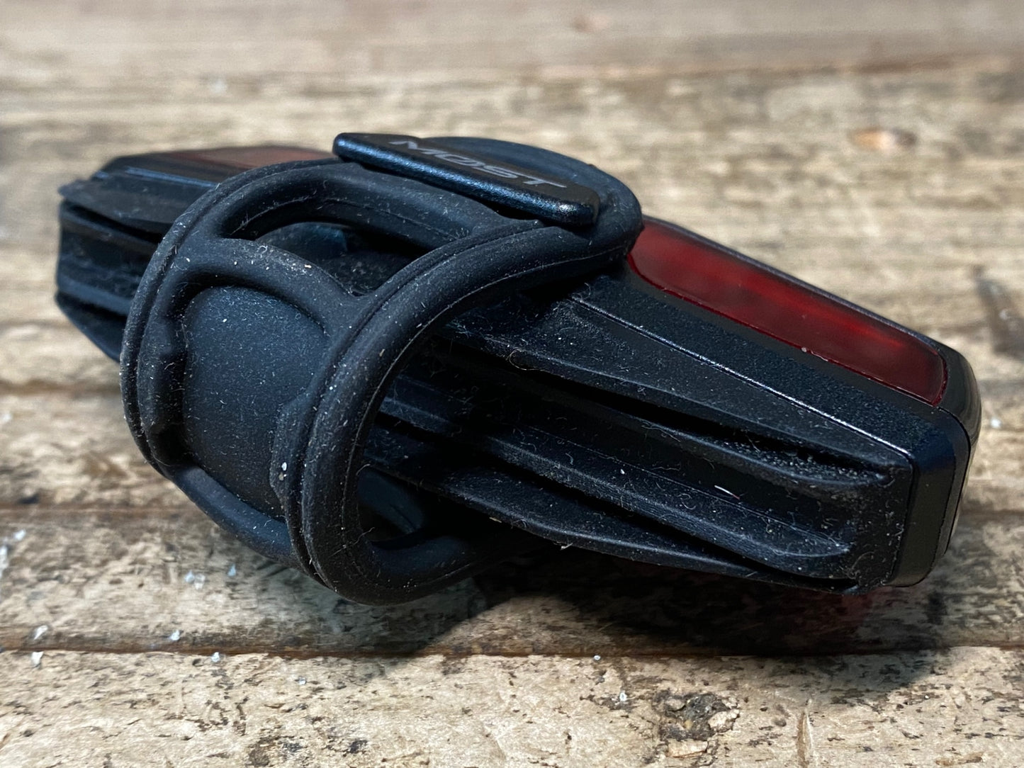 IT514 モスト MOST テールランプ 黒 赤 点灯確認済み