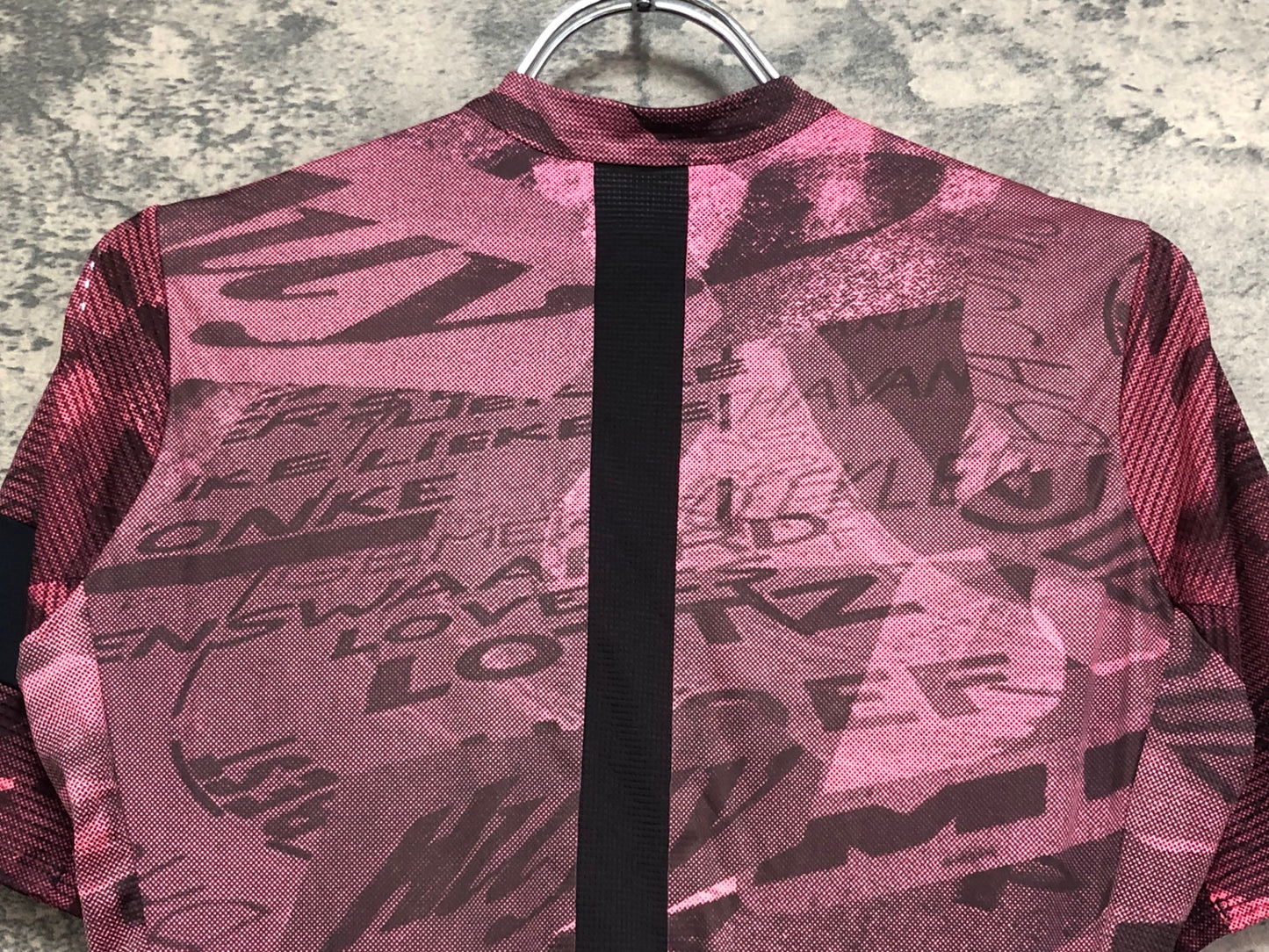 IX371 ラファ Rapha SOUPLESSE FLYWEIGHT JERSEY GRAFFITI PRINT 半袖 サイクルジャージ ピンク S