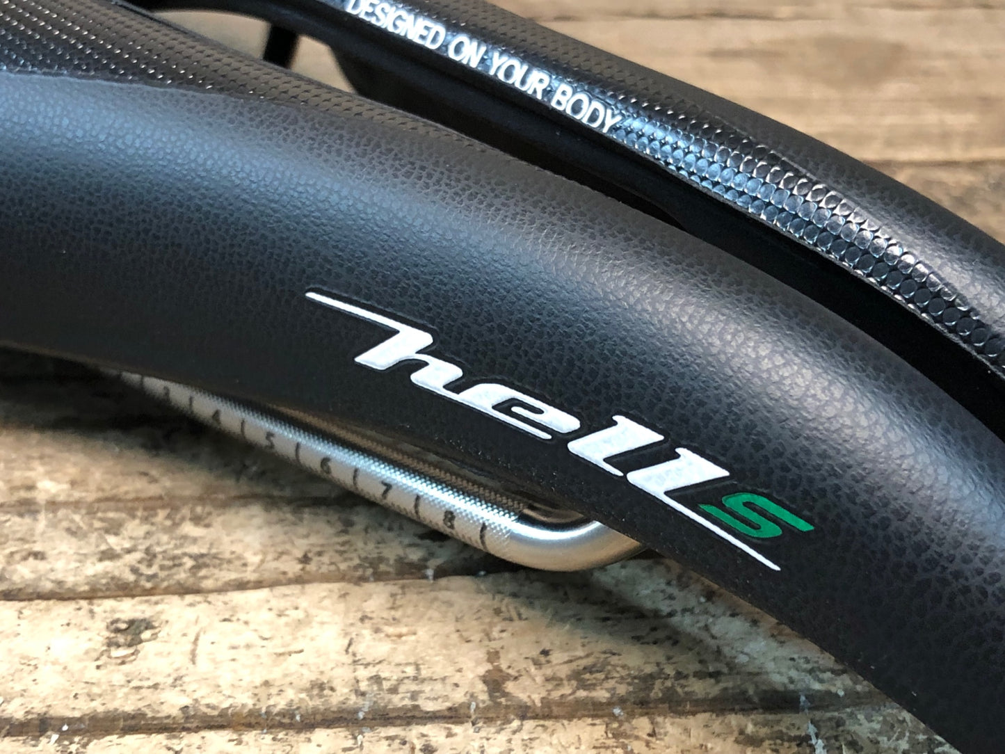JA564 SELLE SMP ヘル hell S サドル 黒 138mm aisi 304 tubeレール
