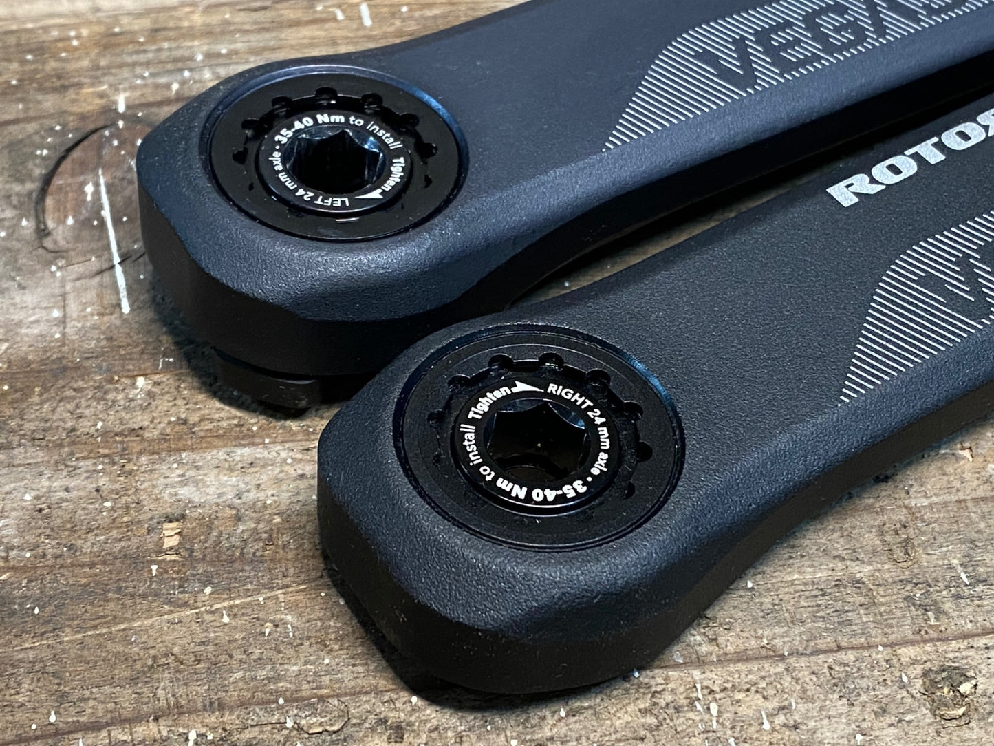 IL552 ローター ROTOR VEGAST CRANKS クランク アーム 24mmシャフト付属 165mm