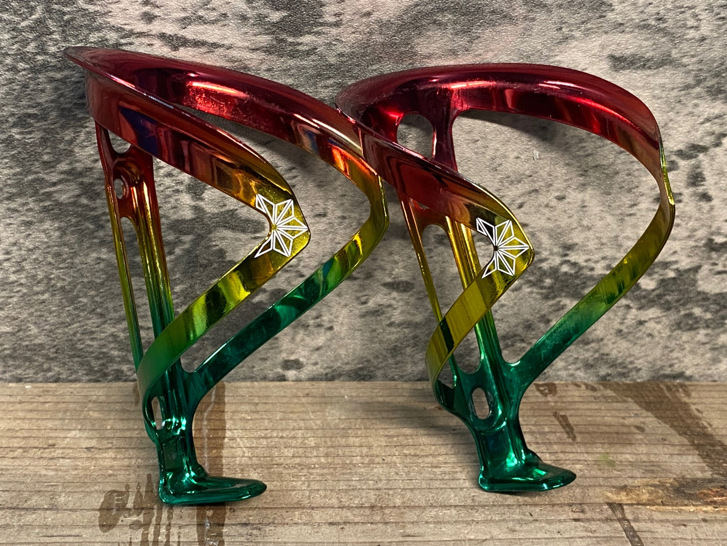 IN199 スパカズ SUPACAZ FLY CAGE ボトルケージ 2個セット ザイオン