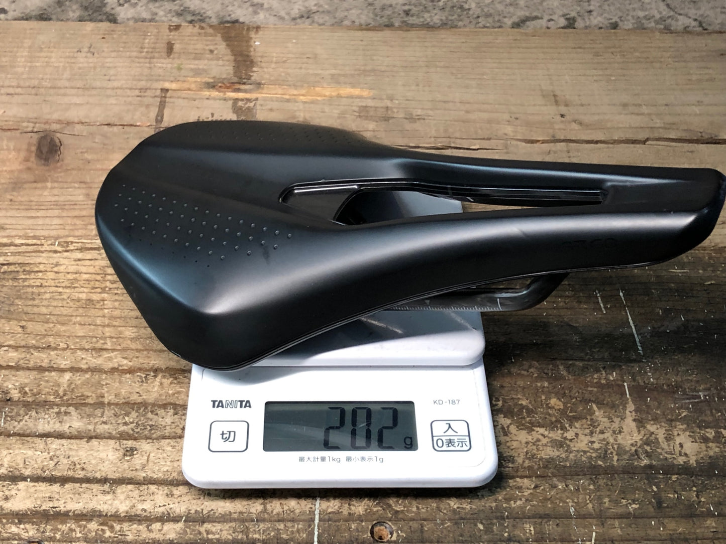 IY540 フィジーク fizik アルゴ テンポ ARGO TEMPO R1 サドル カーボンレール 150mm 黒