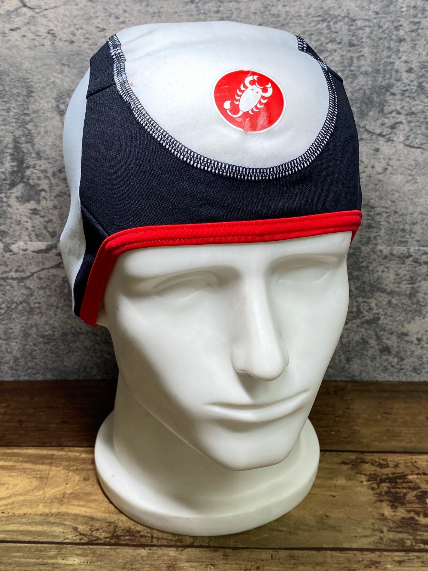 IY616 カステリ CASTELLI サイクルキャップ 白 黒 裏起毛