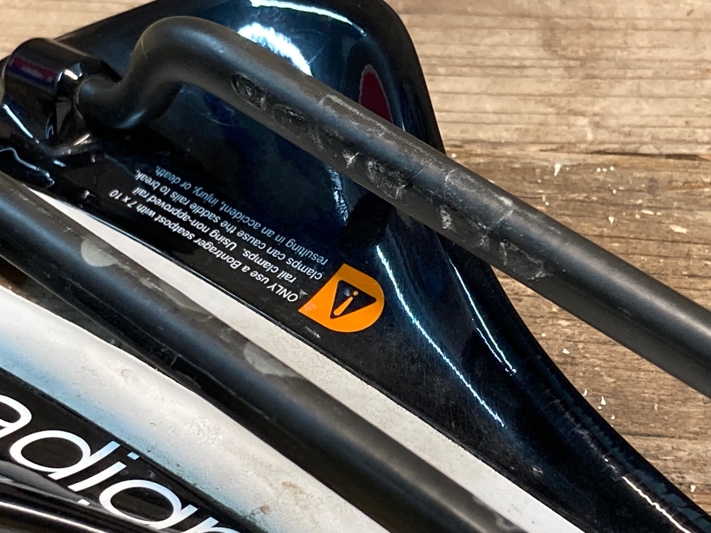 IO285 ボントレガー BONTRAGER パラダイム Paradigm XXX サドル カーボンレール 138㎜ ホワイト