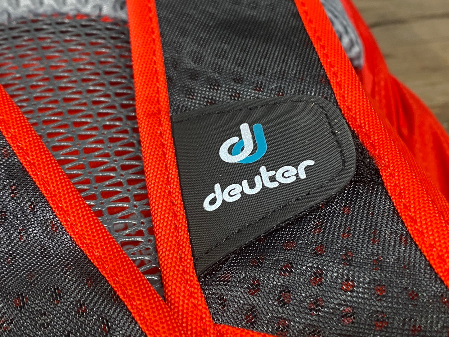 IS247 ドイター deuter レース Race EXP AIR 14+3リットル リュック バックパック 赤 未使用