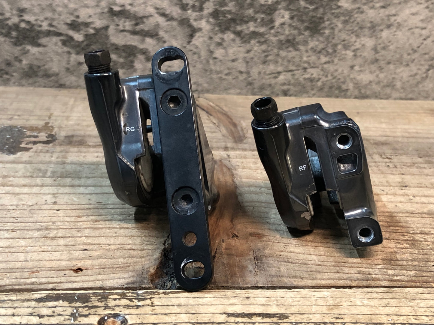 IW417 シマノ SHIMANO GRX BR-RX810 ディスクブレーキ キャリパー 前後セット