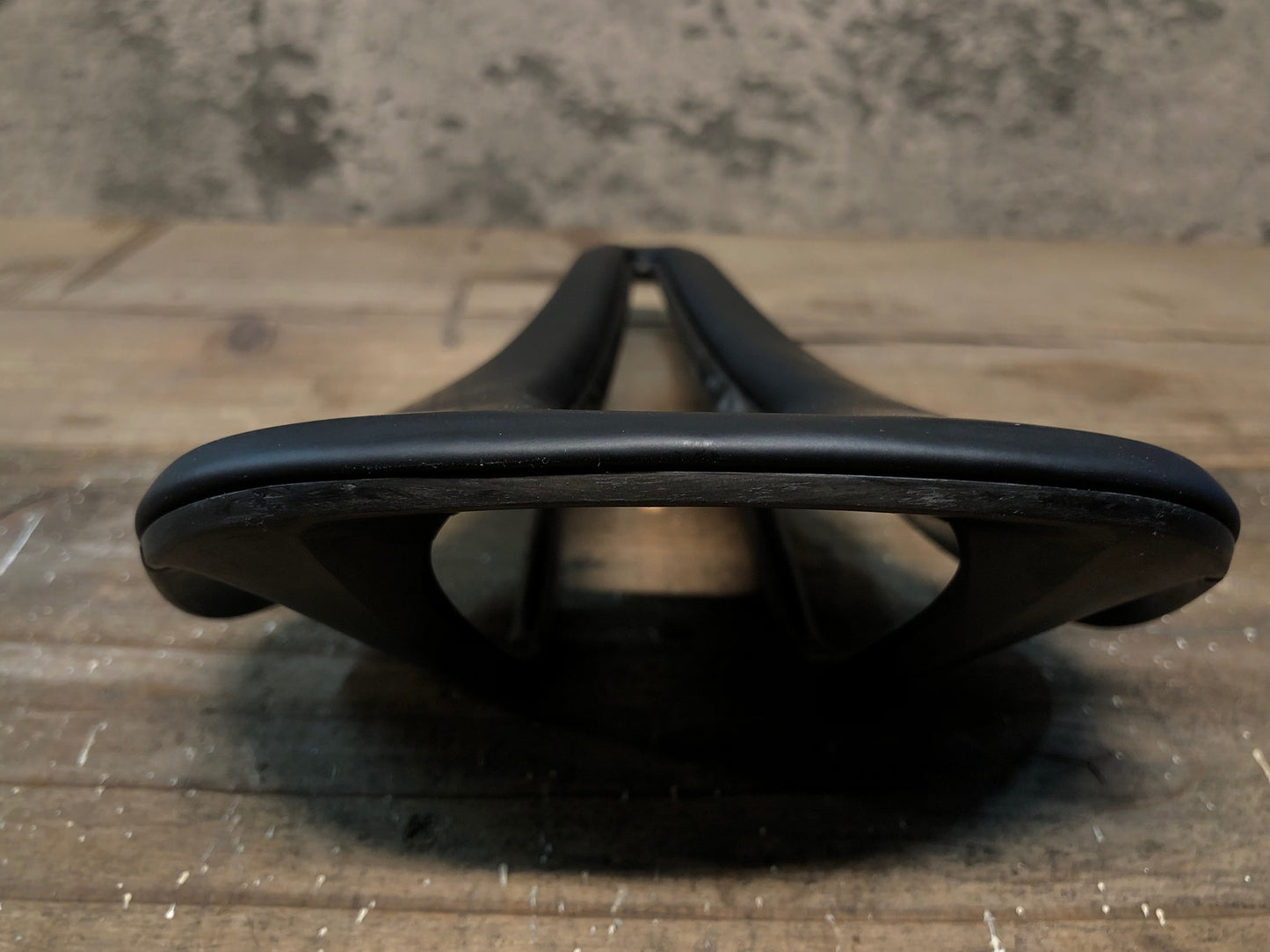 IN632 カデックス CADEX AMP 軽量 サドル カーボンレール 実測145mm