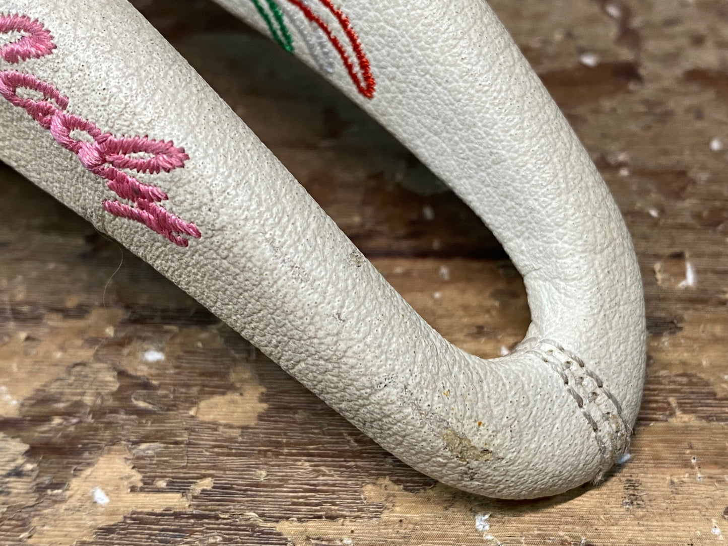 IM928 SELLE SMP FORMA LADY サドル 白 135mm