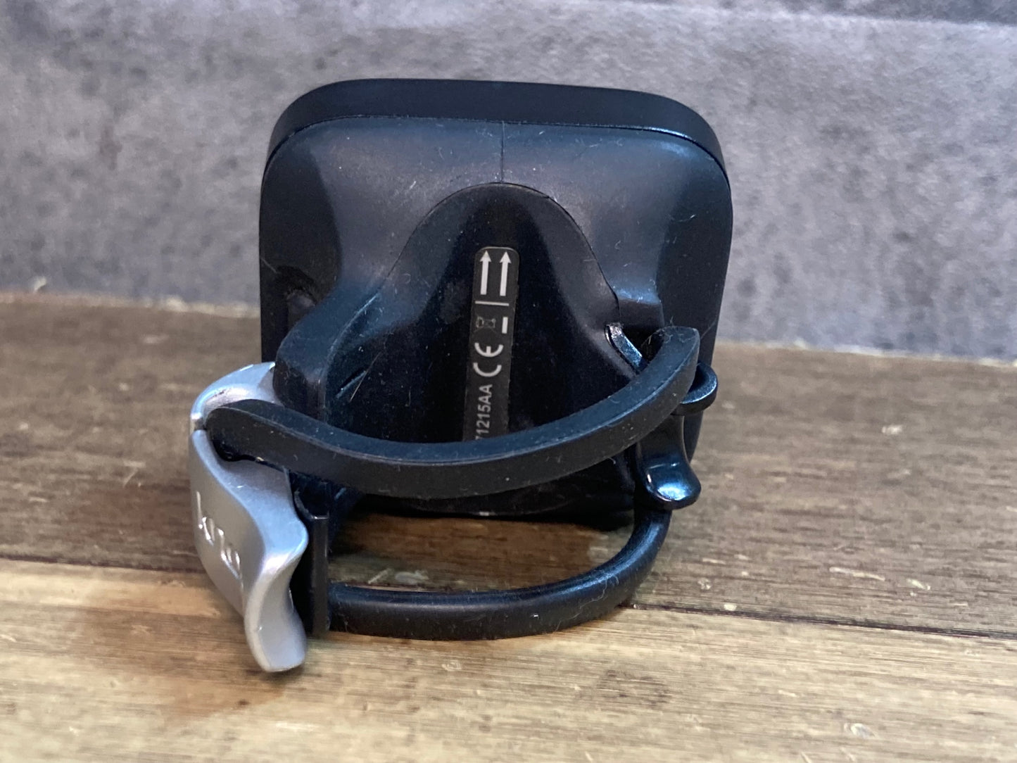 IU882 ノグ knog Blinder テールライト