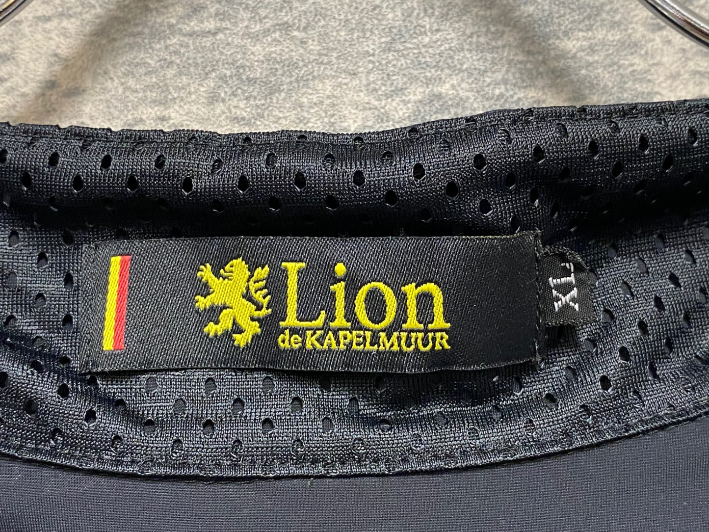 JB018 リオンドカペルミュール Lion de KAPELMUUR サイクルベスト ジレ 白 黒 XL
