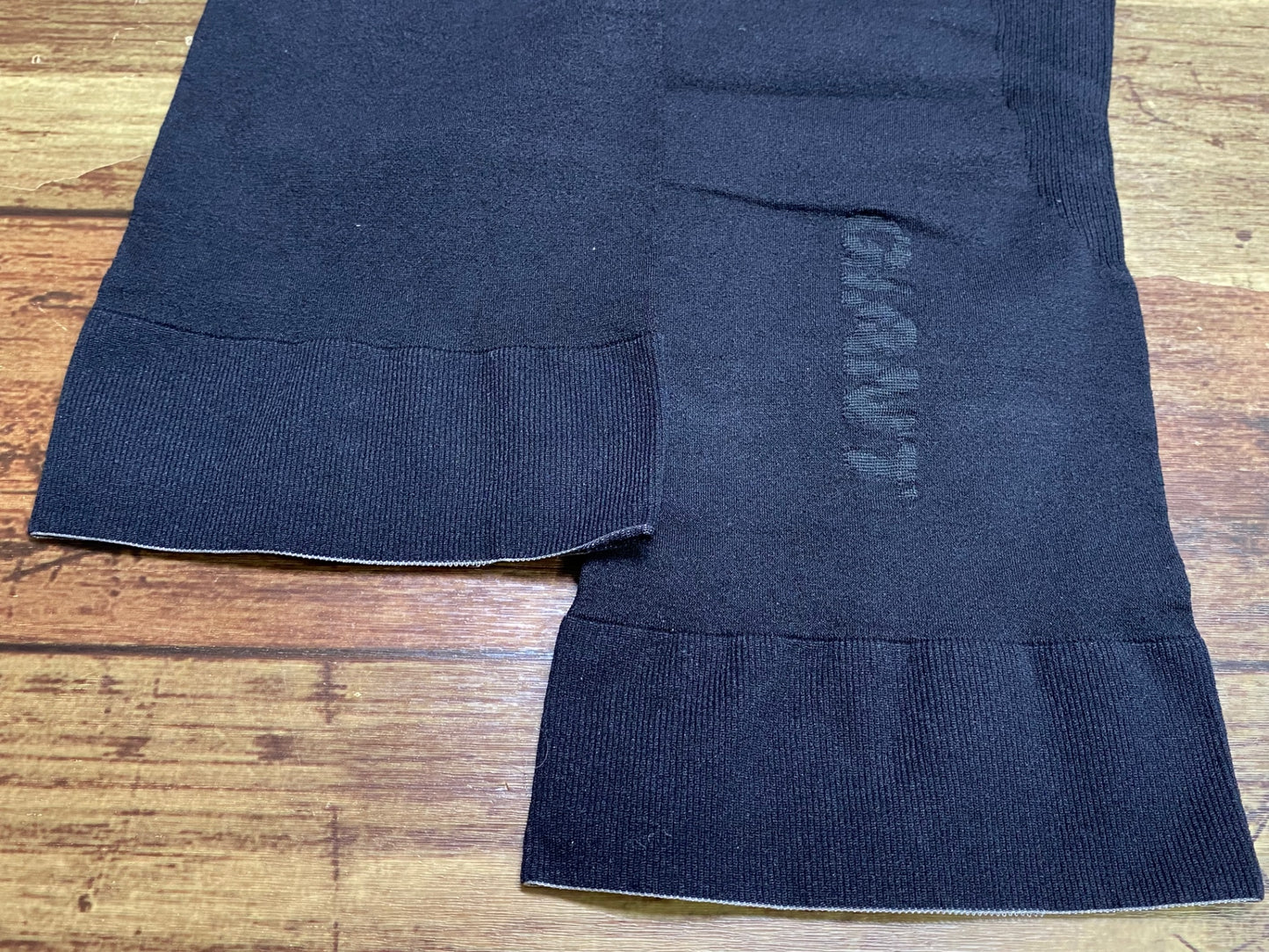 IV881 ジャイアント GIANT SEAMLESS LEG COOLER レッグカバー 黒 S/M