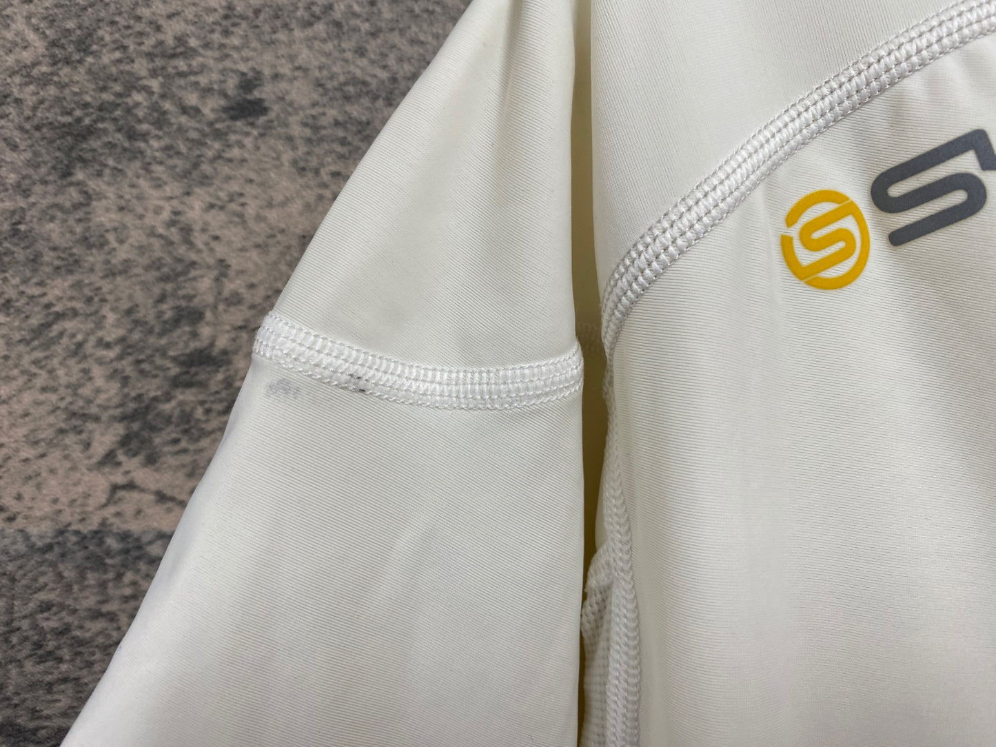 JB513 スキンズ SKINS 半袖 サイクルジャージ 白 M