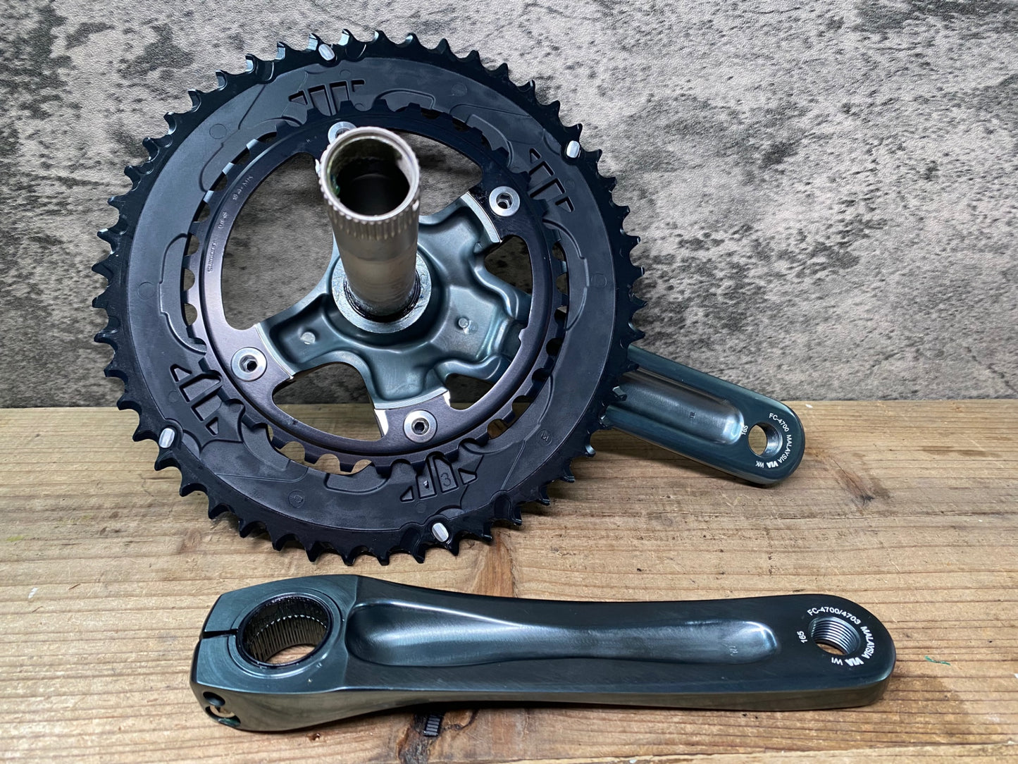 IX893 シマノ SHIMANO ティアグラ Tiagra FC-4700 クランクセット 50/34T 165mm 未使用