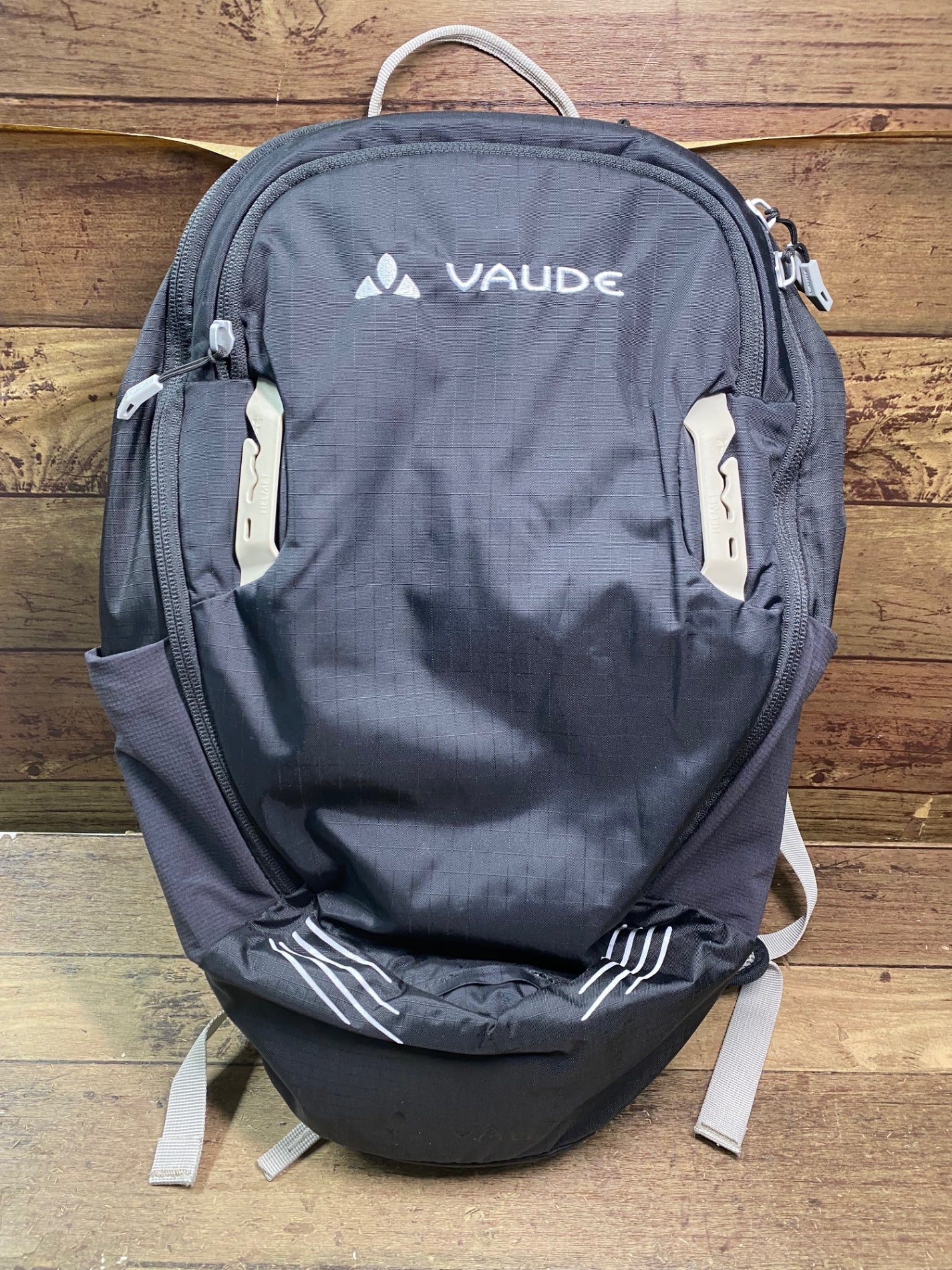 IH760 ファイデ VAUDE CLUSTER 10+3 黒 バックパック リュック