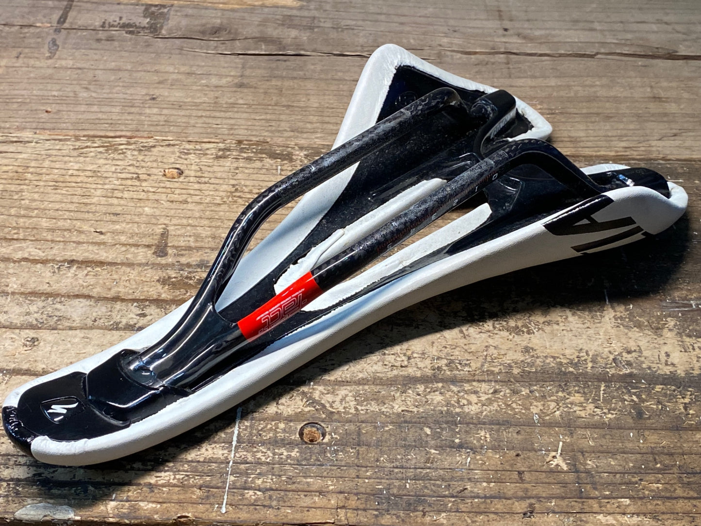 IZ639 スペシャライズド SPECIALIZED ROMIN EVO カーボンレール サドル 130mm