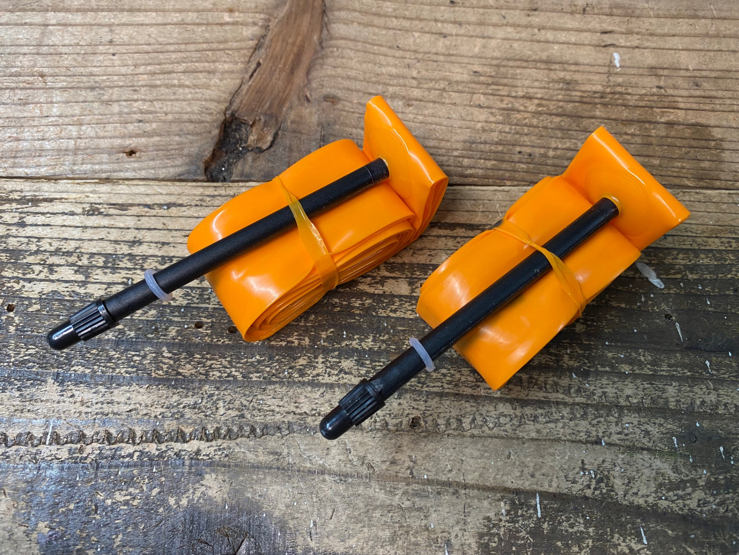 JB427 TNI LIGHT35チューブ 700x18/32C バルブ長85mm セット